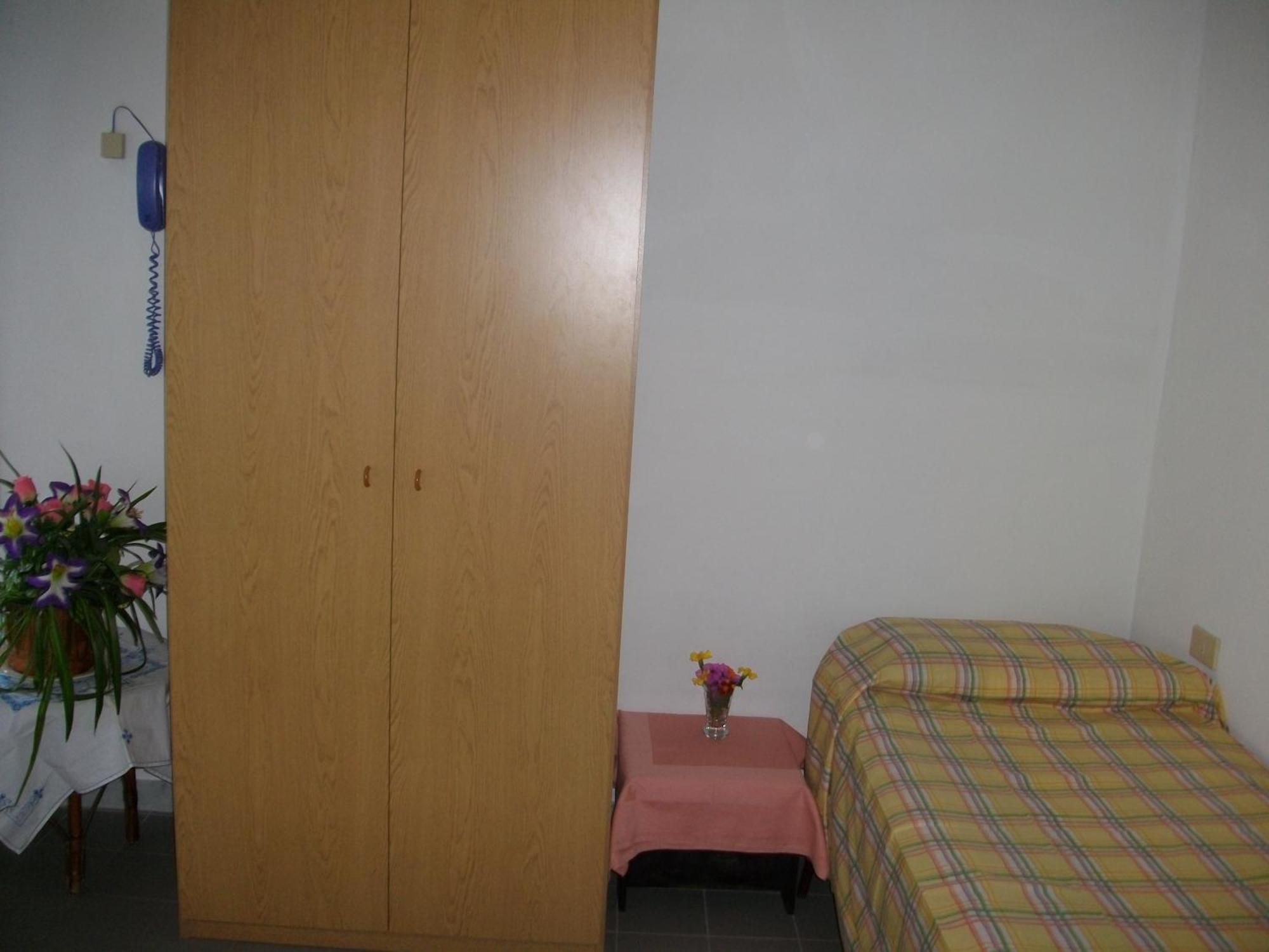 Hotel Alberta Massa Szoba fotó